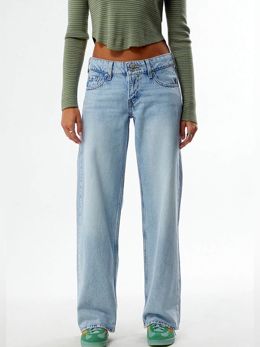 NEW Levi’s Superlow Loose Jeans in a Light Wash Size W34 X L32
